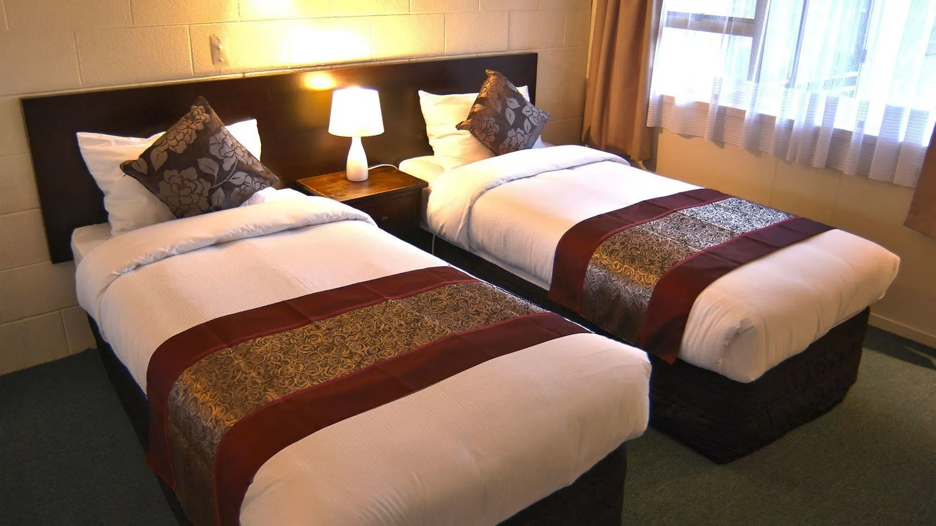 ***  Barcelona Motel Taupo New Zealand